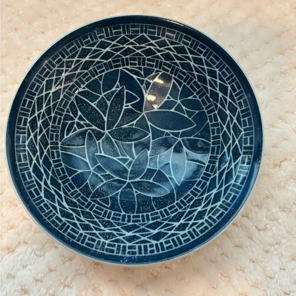 Curt Stevens Maui Sgraffito Art Pottery Lotus Blue Plate/Bowl/Trinket Dish